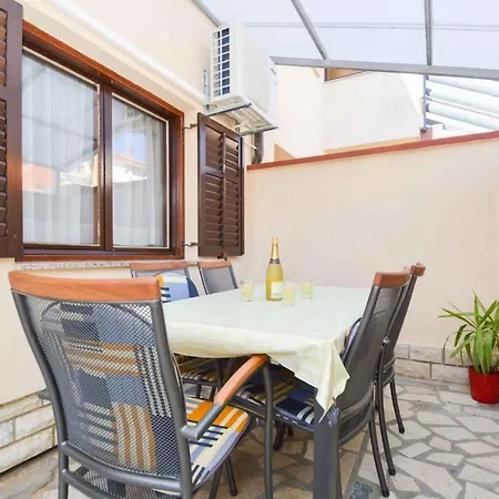 Apartman In - Istrien 11022 Póla