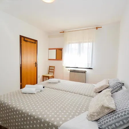 Mendikovic 11022 Daire Pula